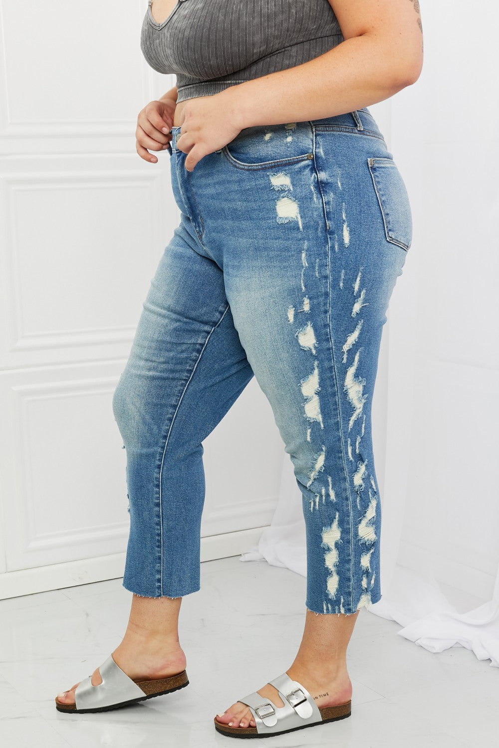 Judy Blue Laila Full Size Straight Leg Distressed Jeans